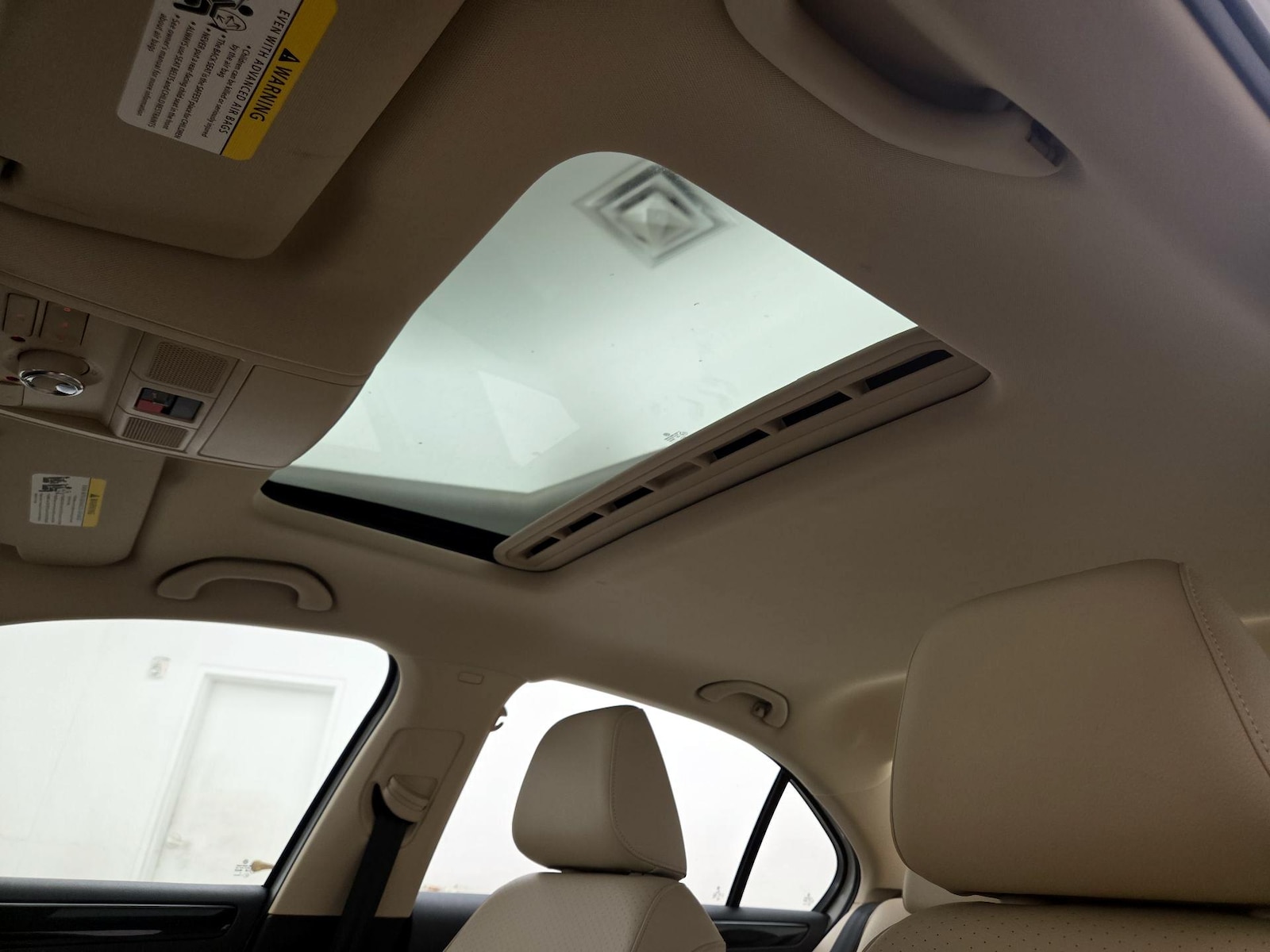 Sunroof(s) & Overhead Airbags