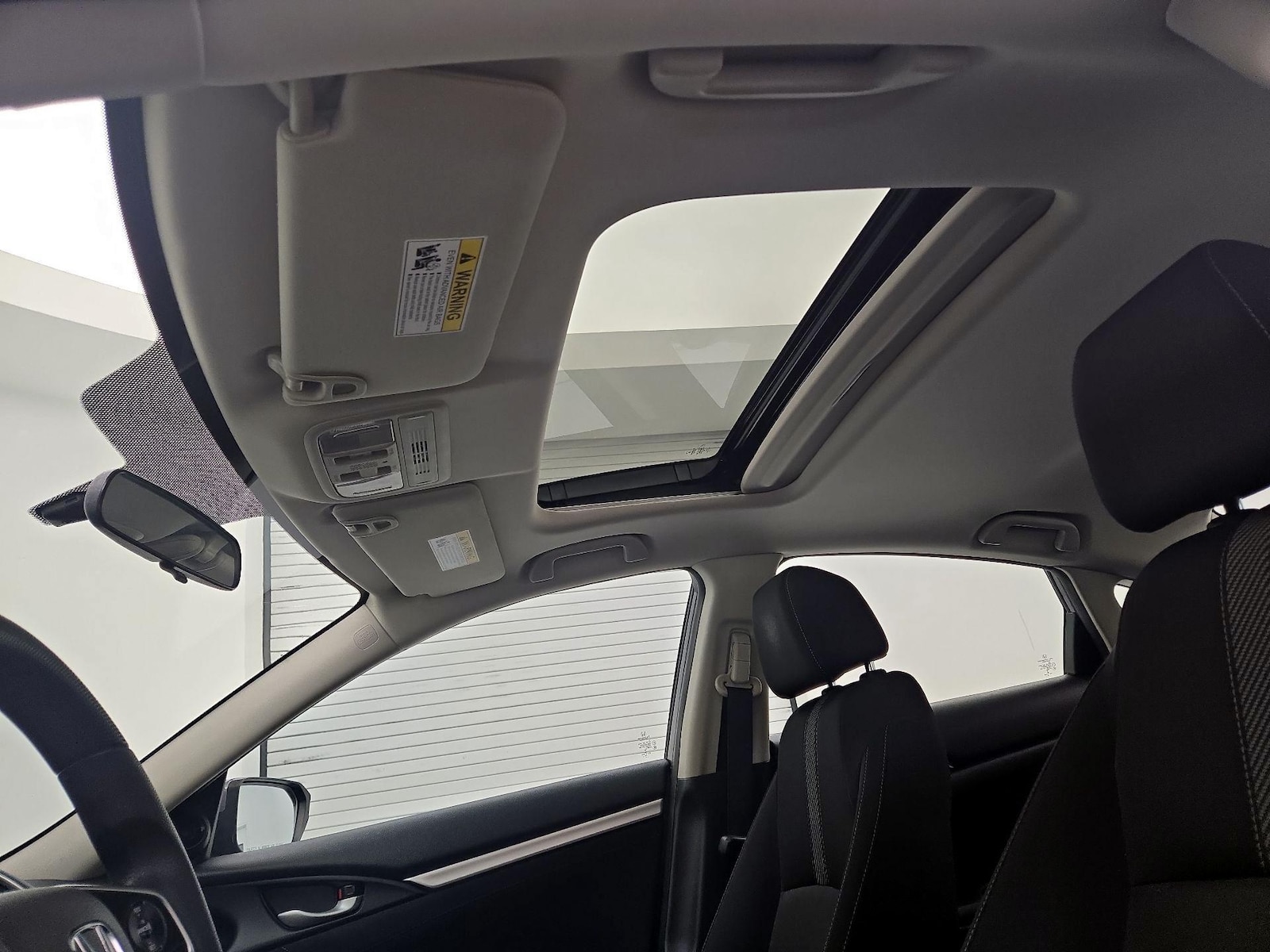 Sunroof(s) & Overhead Airbags
