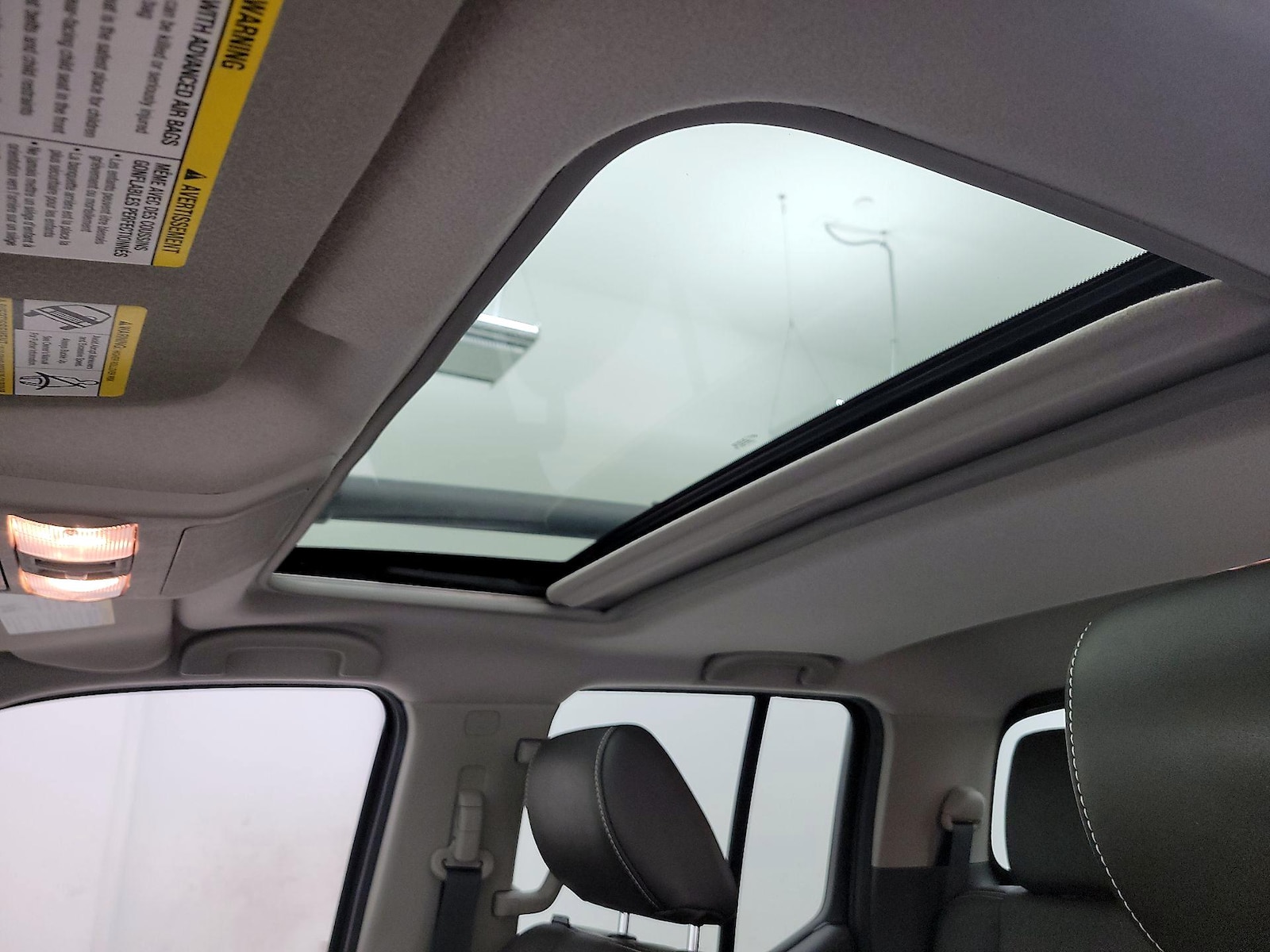 Sunroof(s) & Overhead Airbags