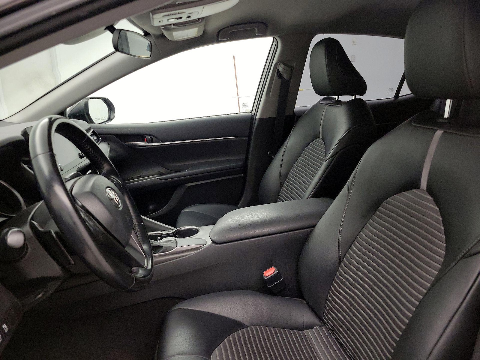 Power Seat(s) & Side Airbags