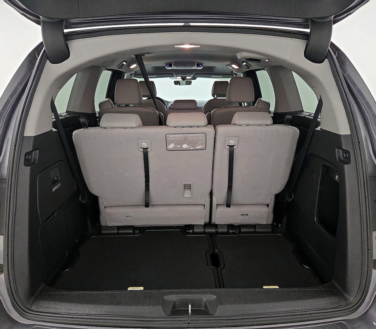 Trunk/Cargo (Seats Up)