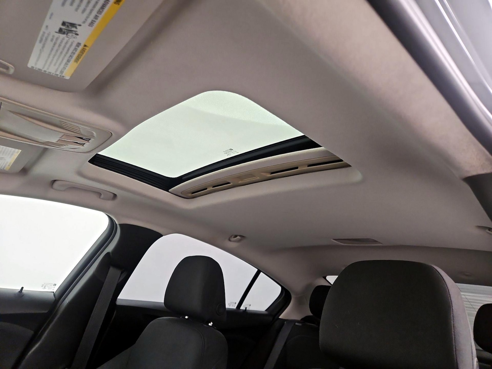 Sunroof(s) & Overhead Airbags