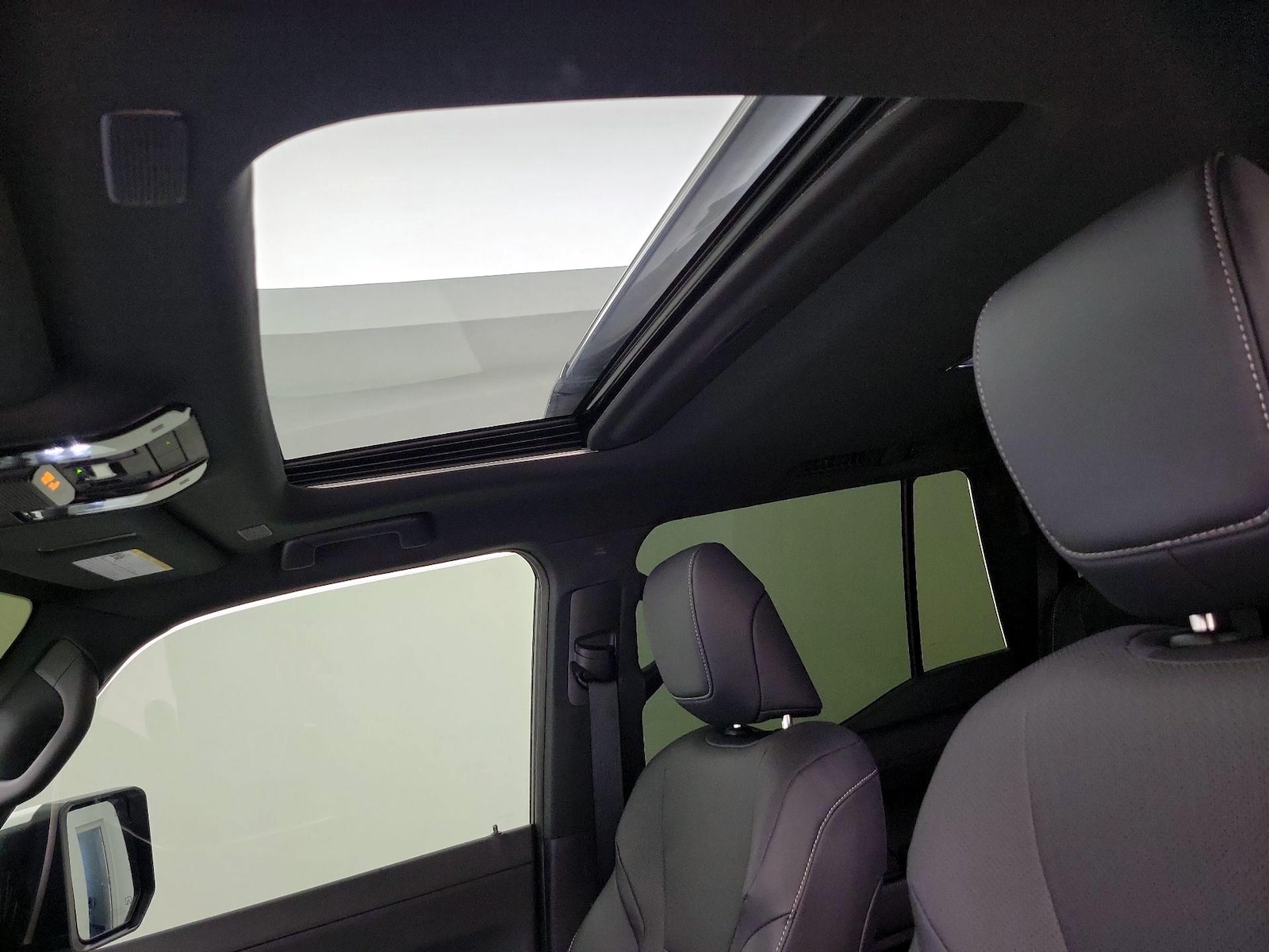 Sunroof(s) & Overhead Airbags