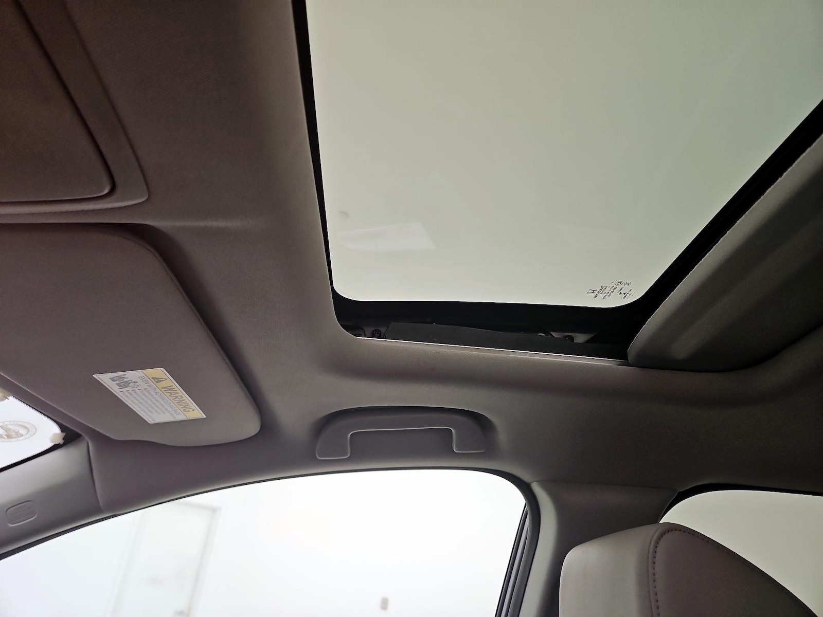 Sunroof(s) & Overhead Airbags