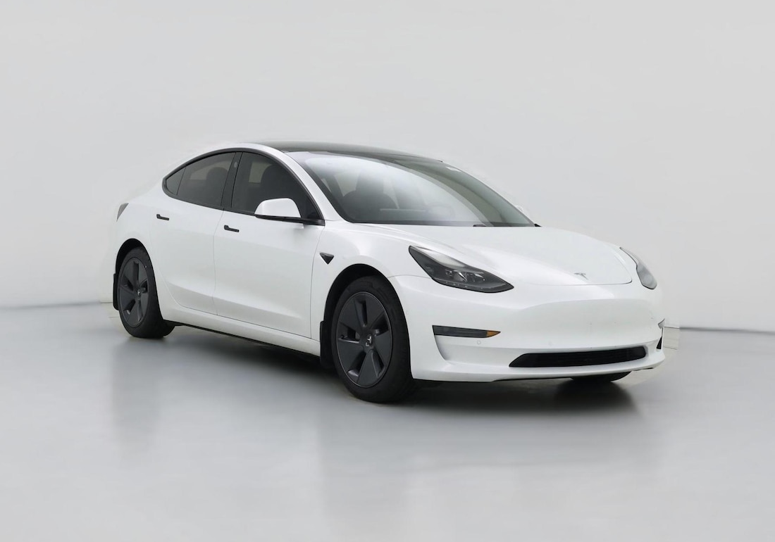 2021 Tesla Model 3 Standard Range Plus in White — CarMax photo