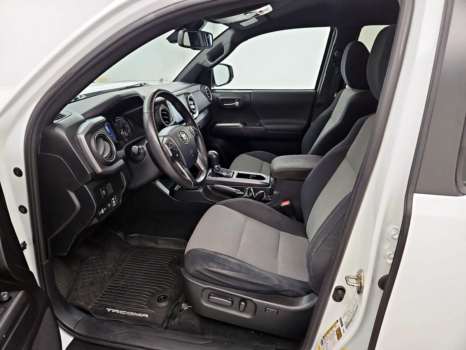 Power Seat(s) & Side Airbags