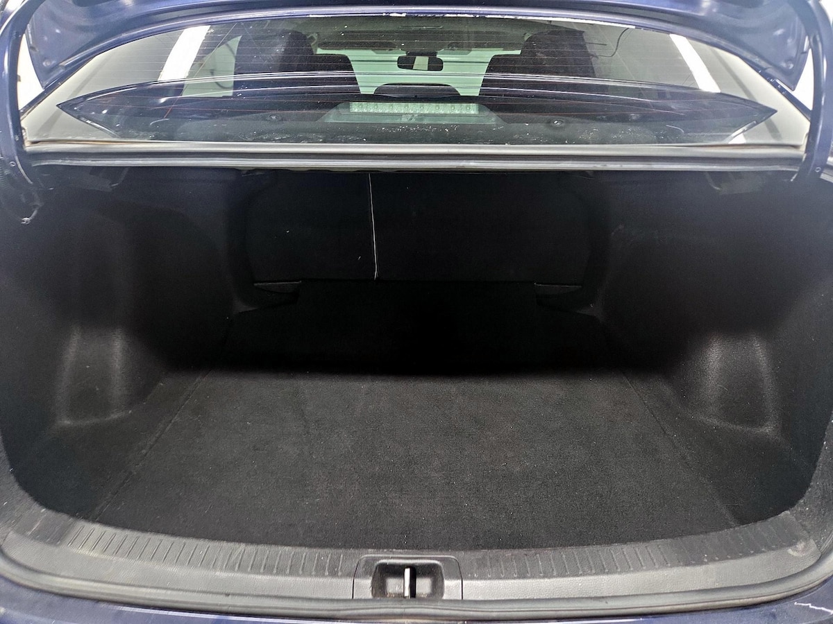 Trunk/Cargo (Seats Up)