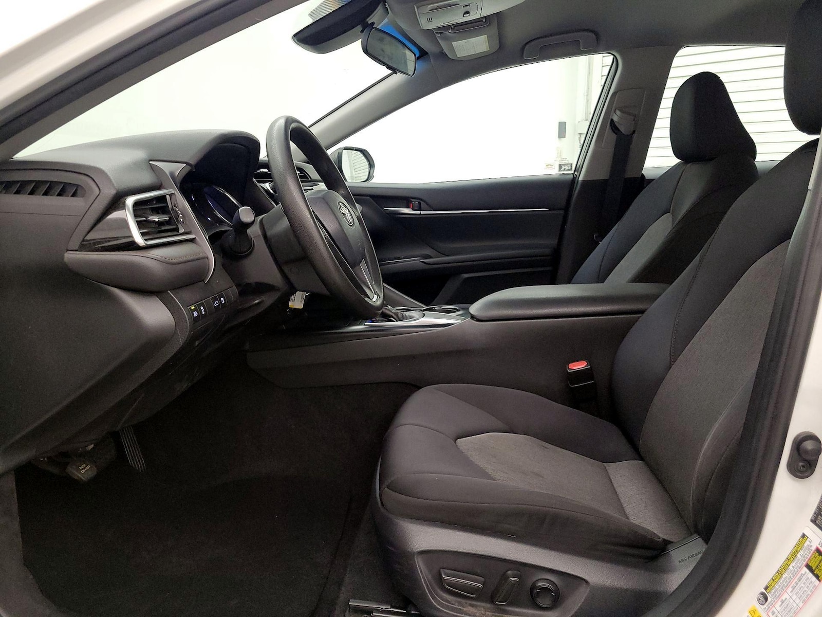 Power Seat(s) & Side Airbags