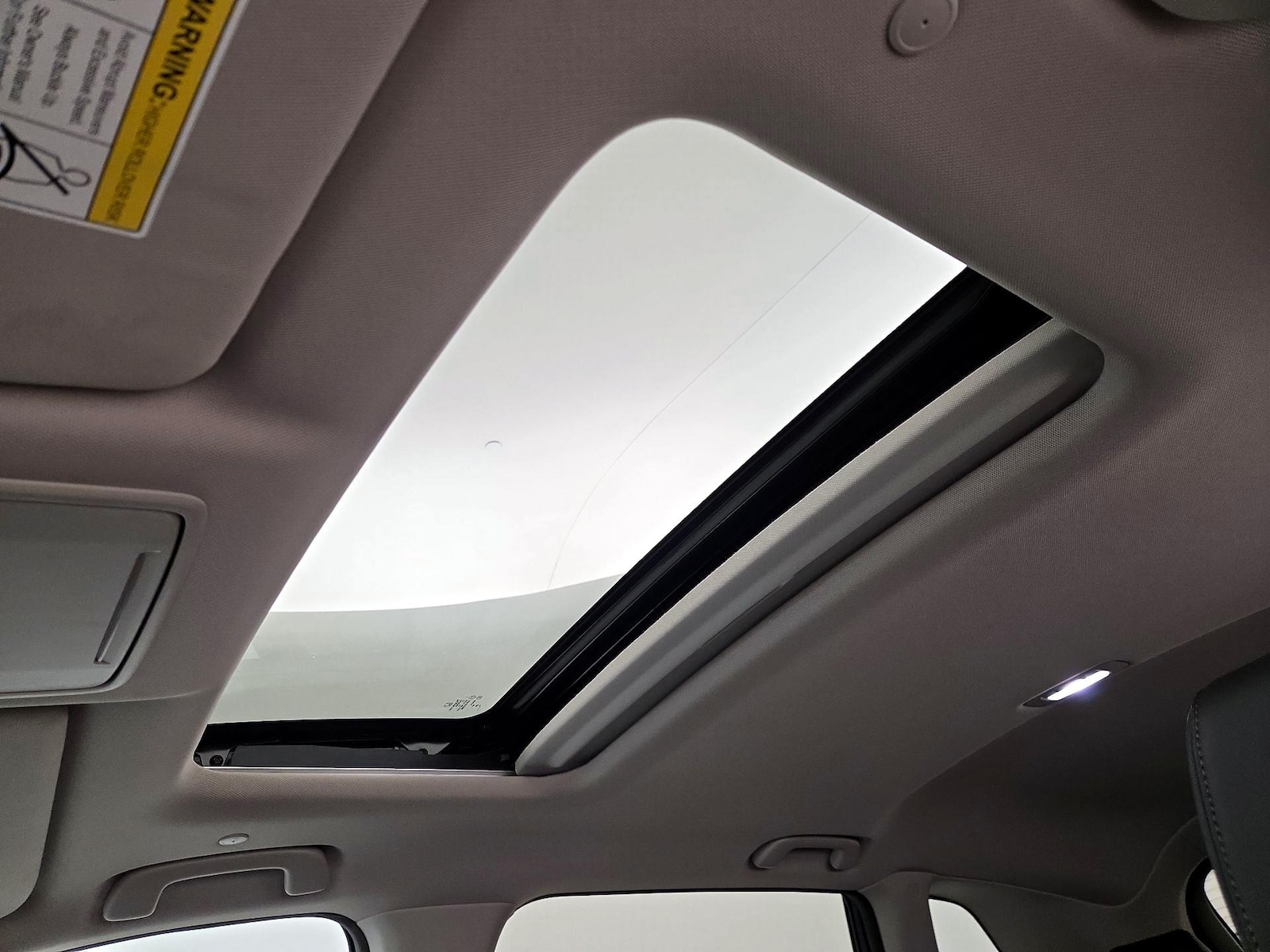 Sunroof(s) & Overhead Airbags