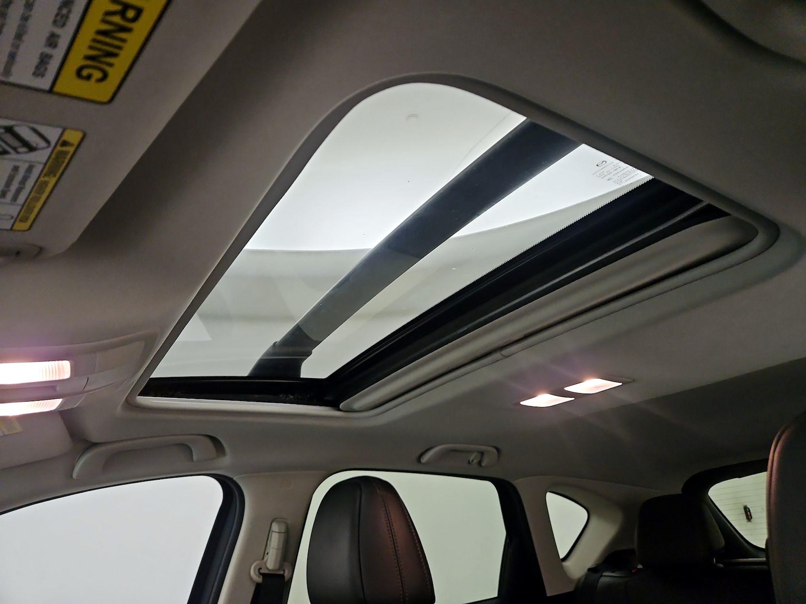 Sunroof(s) & Overhead Airbags