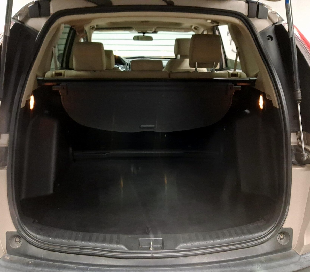 Trunk/Cargo (Seats Up)