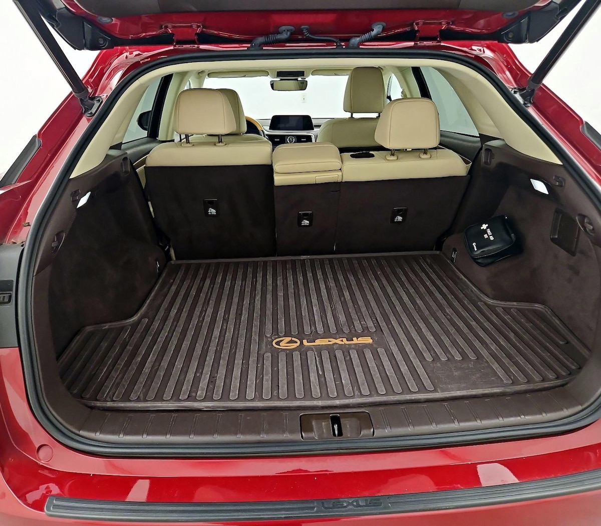 Trunk/Cargo (Seats Up)