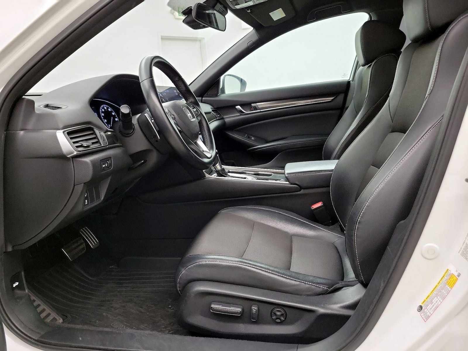 Power Seat(s) & Side Airbags