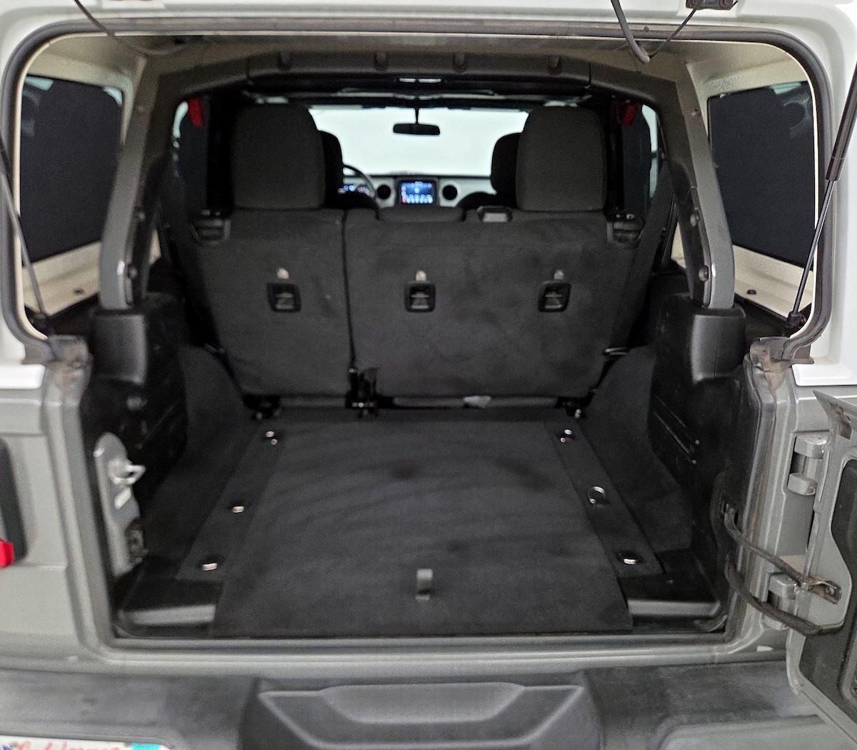 Trunk/Cargo (Seats Up)