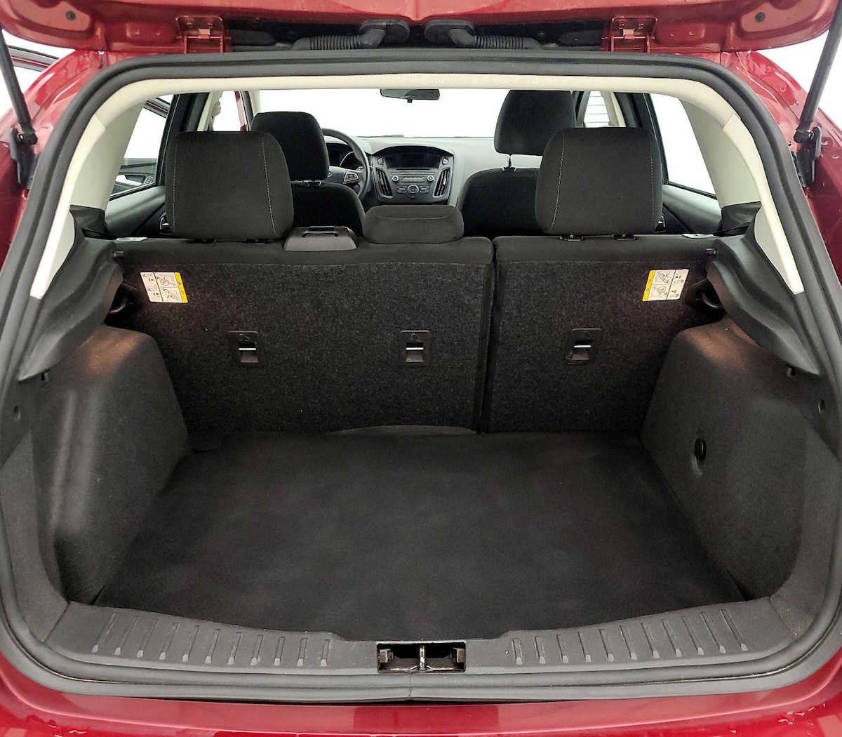 Trunk/Cargo (Seats Up)