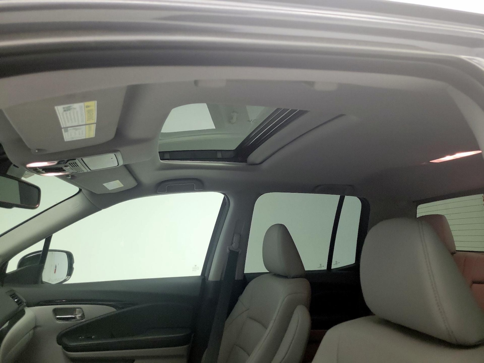 Sunroof(s) & Overhead Airbags
