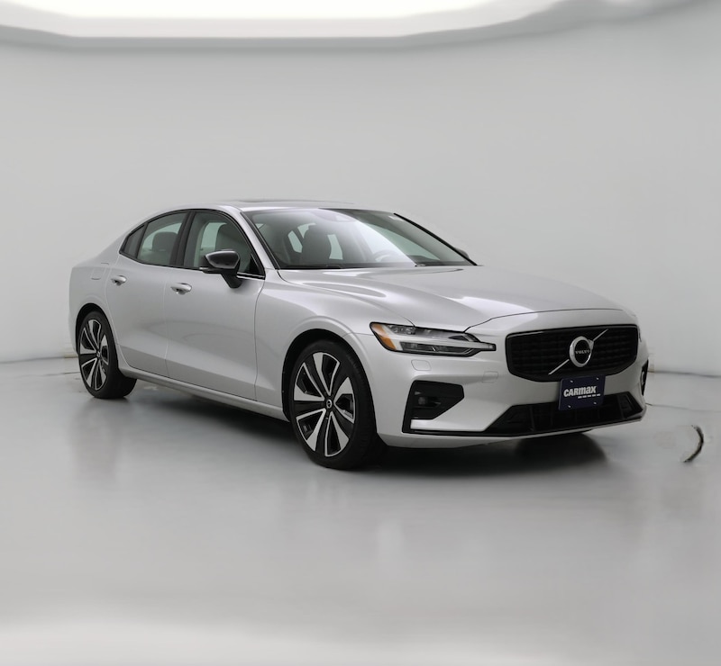 2022 Volvo S60 B5 Momentum