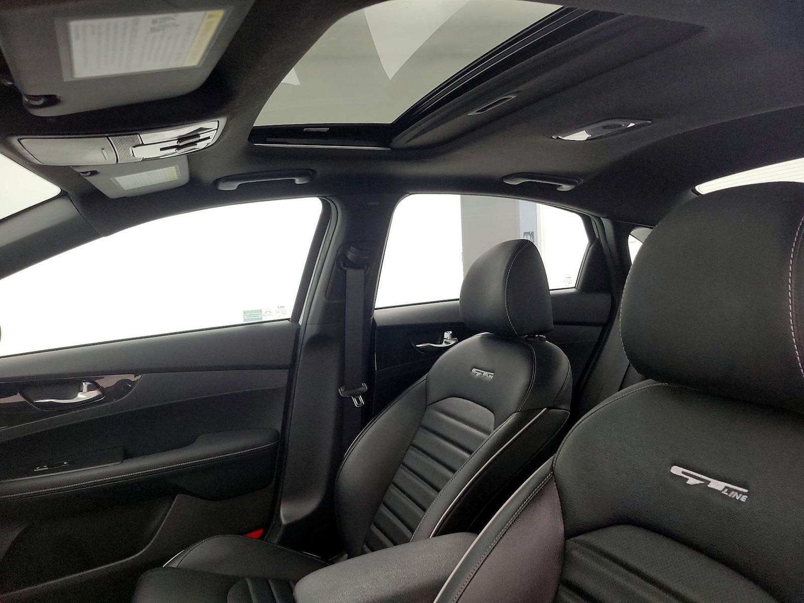 Sunroof(s) & Overhead Airbags