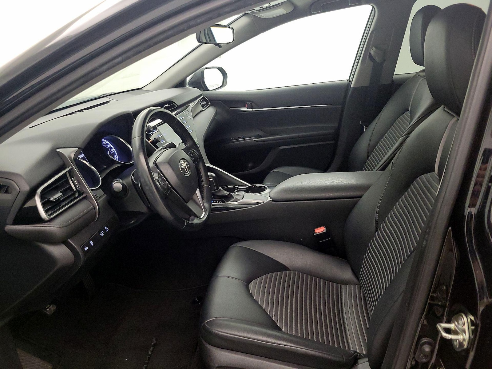 Power Seat(s) & Side Airbags