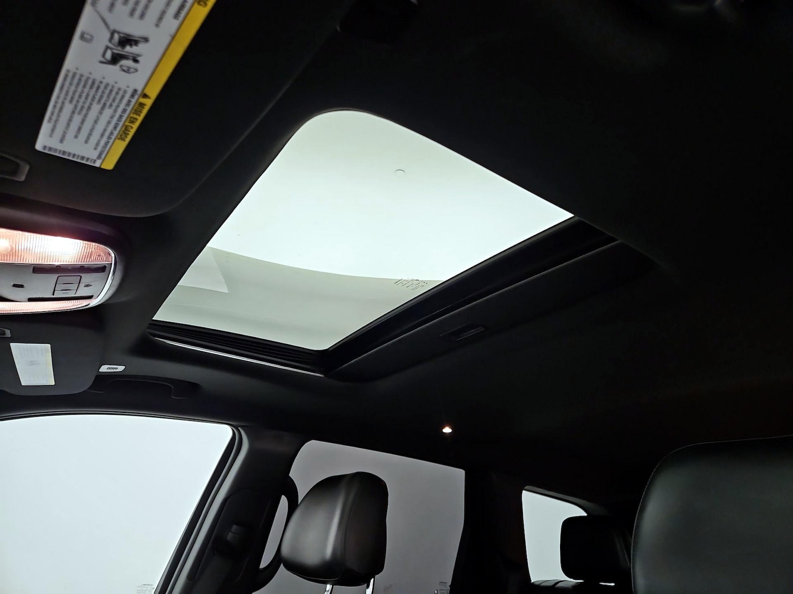 Sunroof(s) & Overhead Airbags