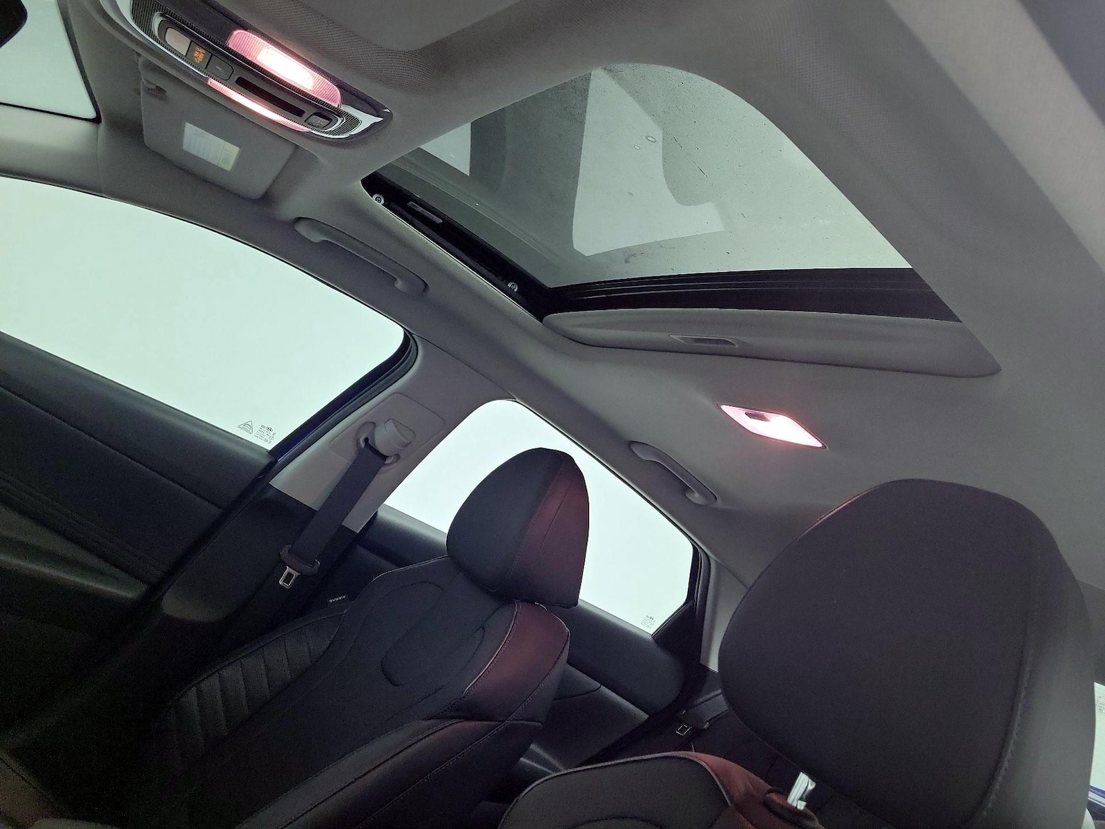 Sunroof(s) & Overhead Airbags