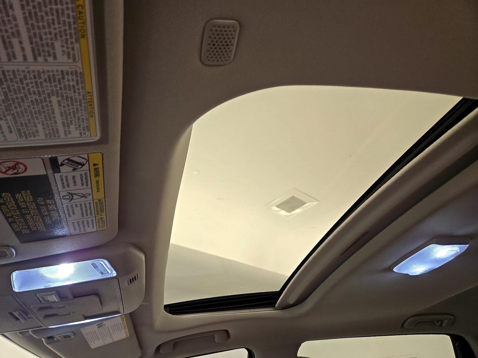 Sunroof(s) & Overhead Airbags