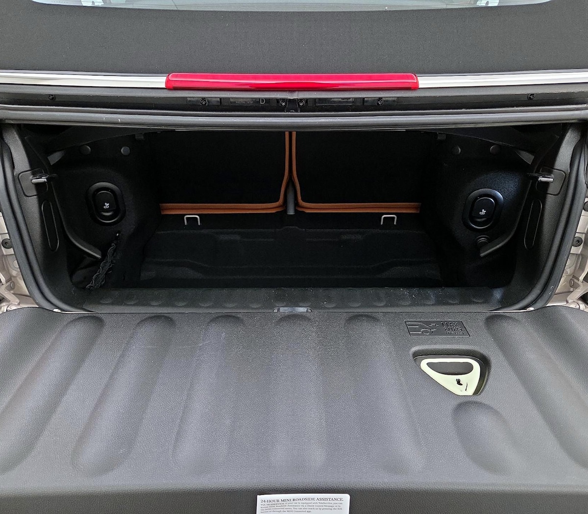 Trunk/Cargo (Seats Up)