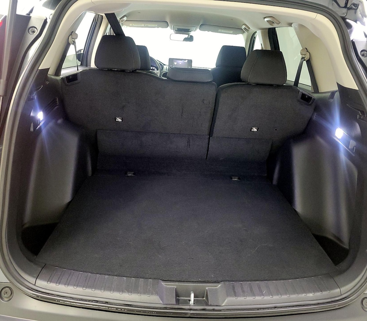 Trunk/Cargo (Seats Up)