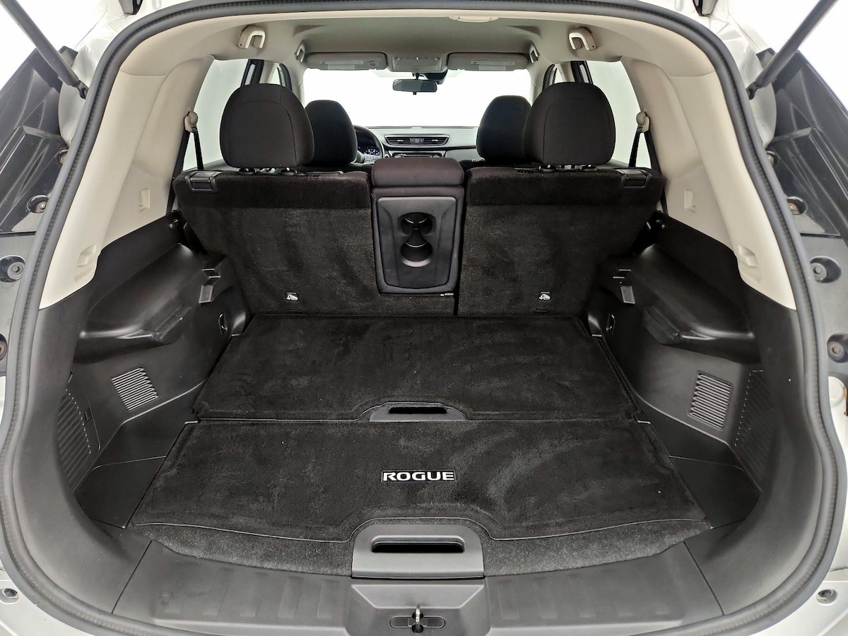 Trunk/Cargo (Seats Up)