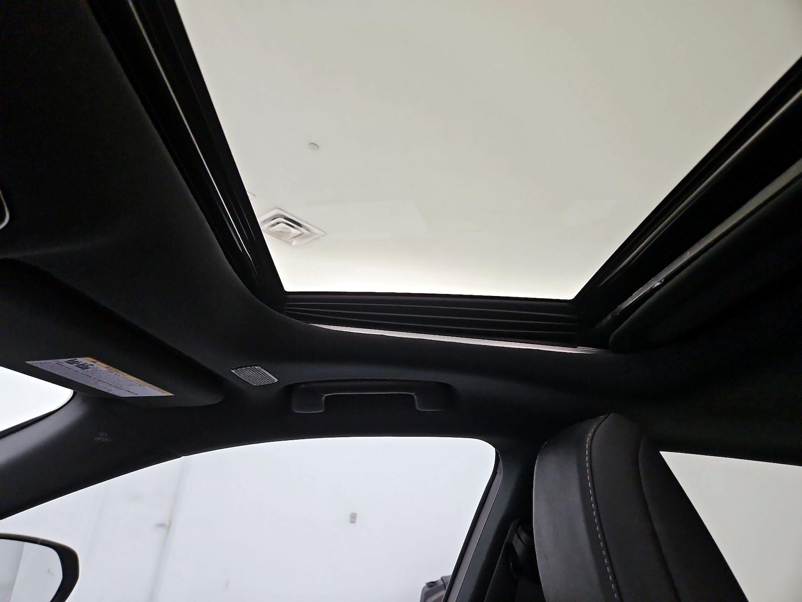 Sunroof(s) & Overhead Airbags