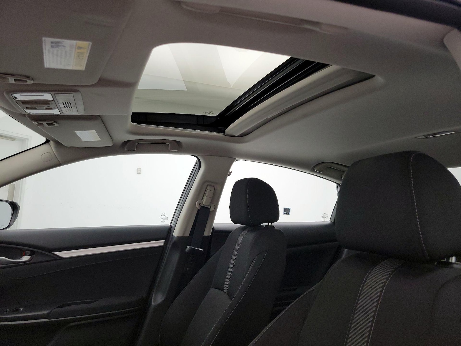 Sunroof(s) & Overhead Airbags