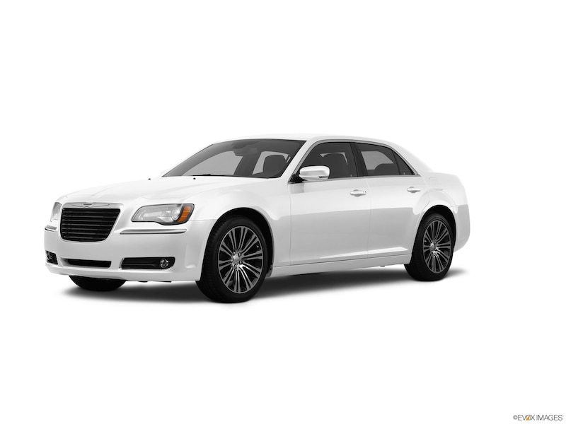 2012 Chrysler 300 C SRT review