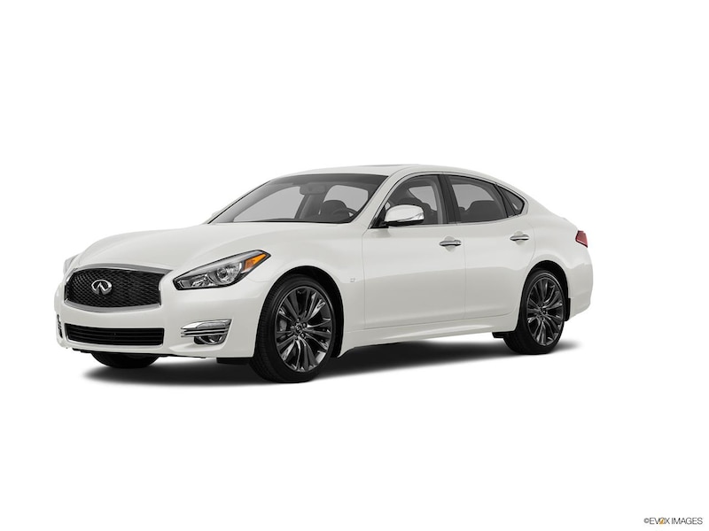 2017 Infiniti Q70 Hybrid review