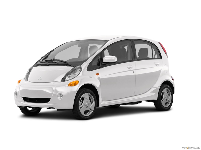 2016 Mitsubishi i-MIEV review