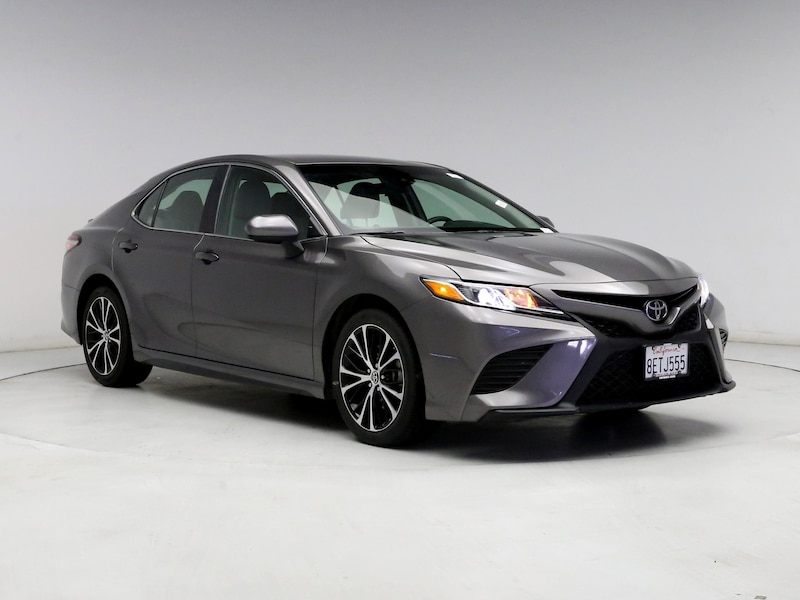 Used 2018 Toyota Camry SE for Sale